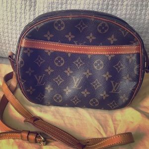 Louis Vuitton vintage crossbody (authentic)